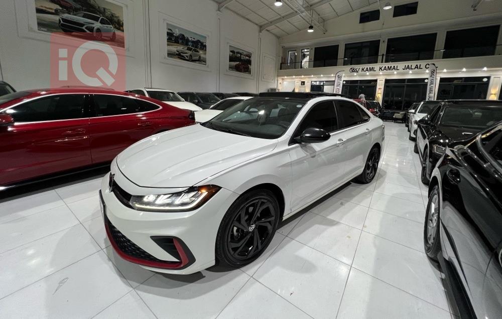 https://cdn.iqcars.io66218e7f-aea5-4fb1-9535-262567b5d936_1.jpg